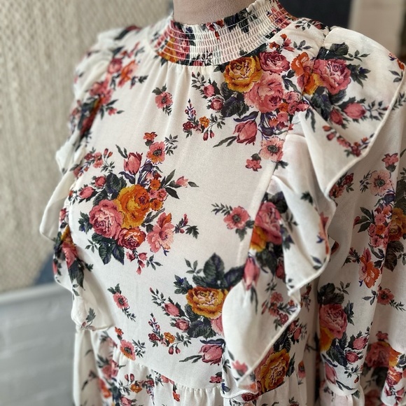 Kit + Sky Creamy Floral Balloon Sleeve Ruffle Dress - Picture 5 of 9